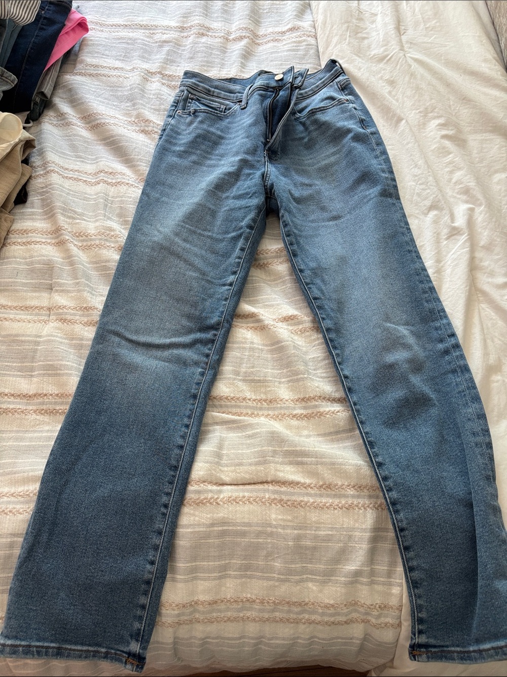 Express Straight-Leg Women's Jeans in Medium Blue Wash